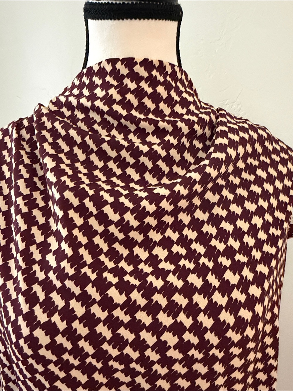 Ann Taylor Burgundy and Cream Houndstooth Maxi Dress - Picture 4 of 6